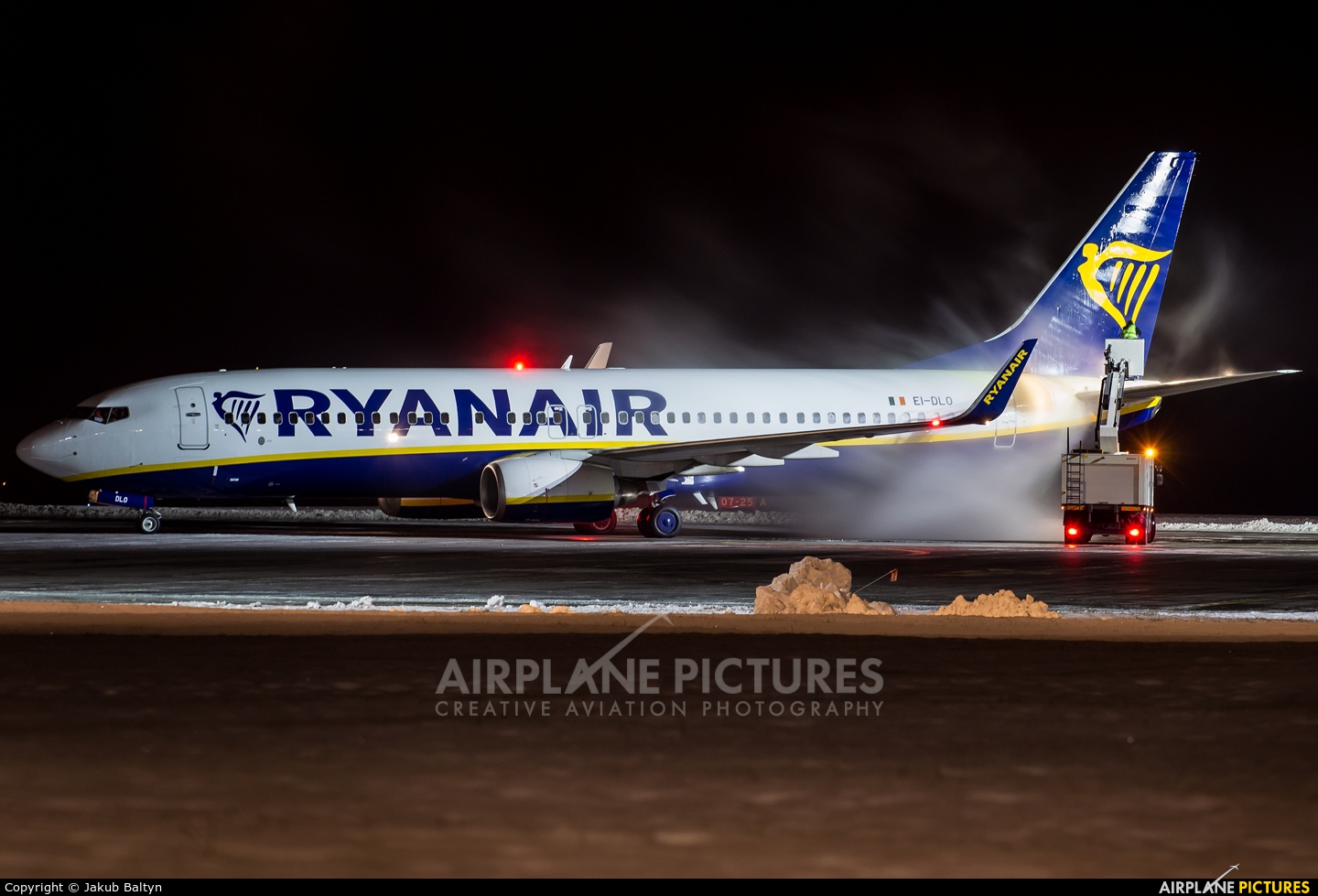Ryanair EI-DLO aircraft at Lublin