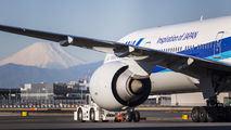 - - ANA - All Nippon Airways Boeing 777-200 aircraft
