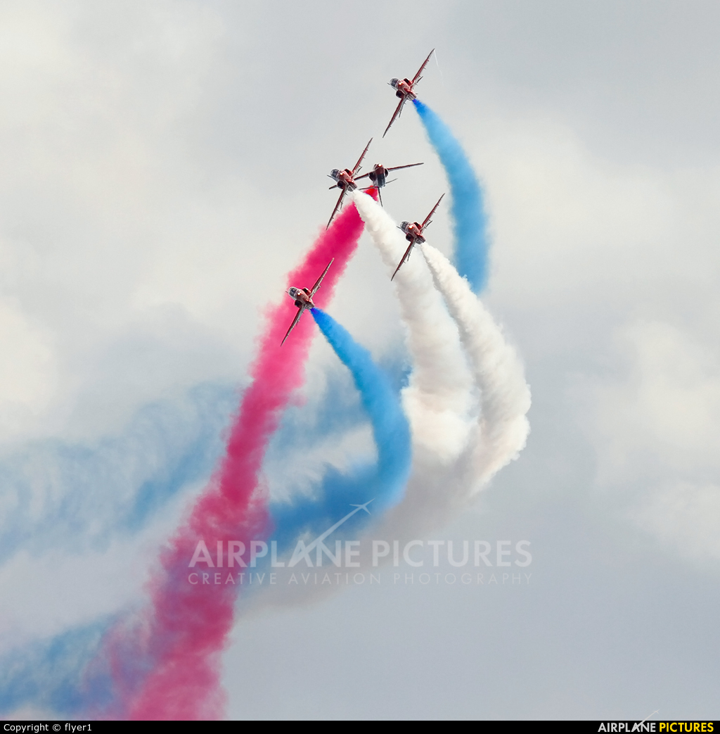 Royal Air Force "Red Arrows" XX319 aircraft at Eastbourne - Off-Airport