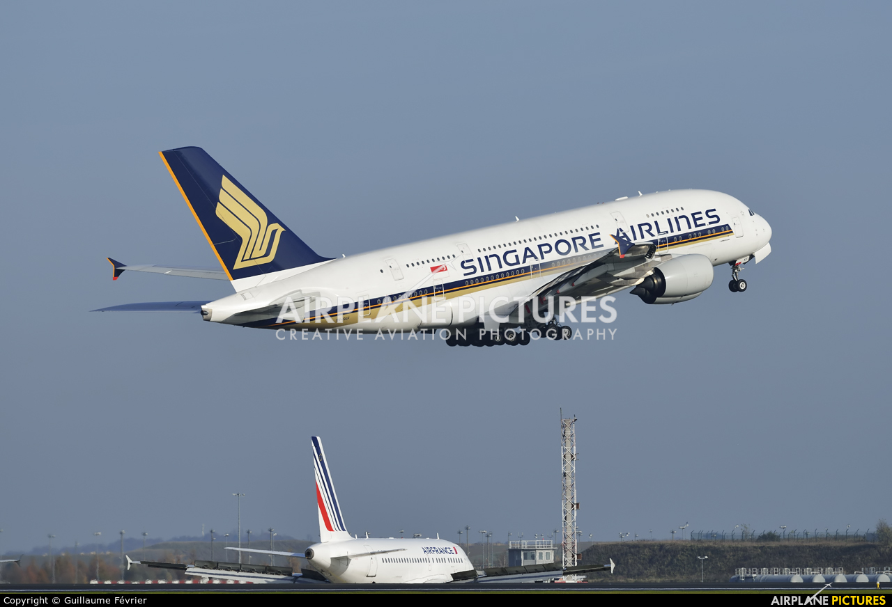 Singapore Airlines 9V-SKF aircraft at Paris - Charles de Gaulle