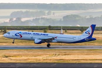 VQ-BOB - Ural Airlines Airbus A321