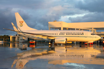 ZS-RSA - South Africa - Air Force Boeing 737-700 BBJ
