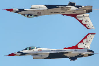 92-3898 - USA - Air Force : Thunderbirds General Dynamics F-16C Fighting Falcon