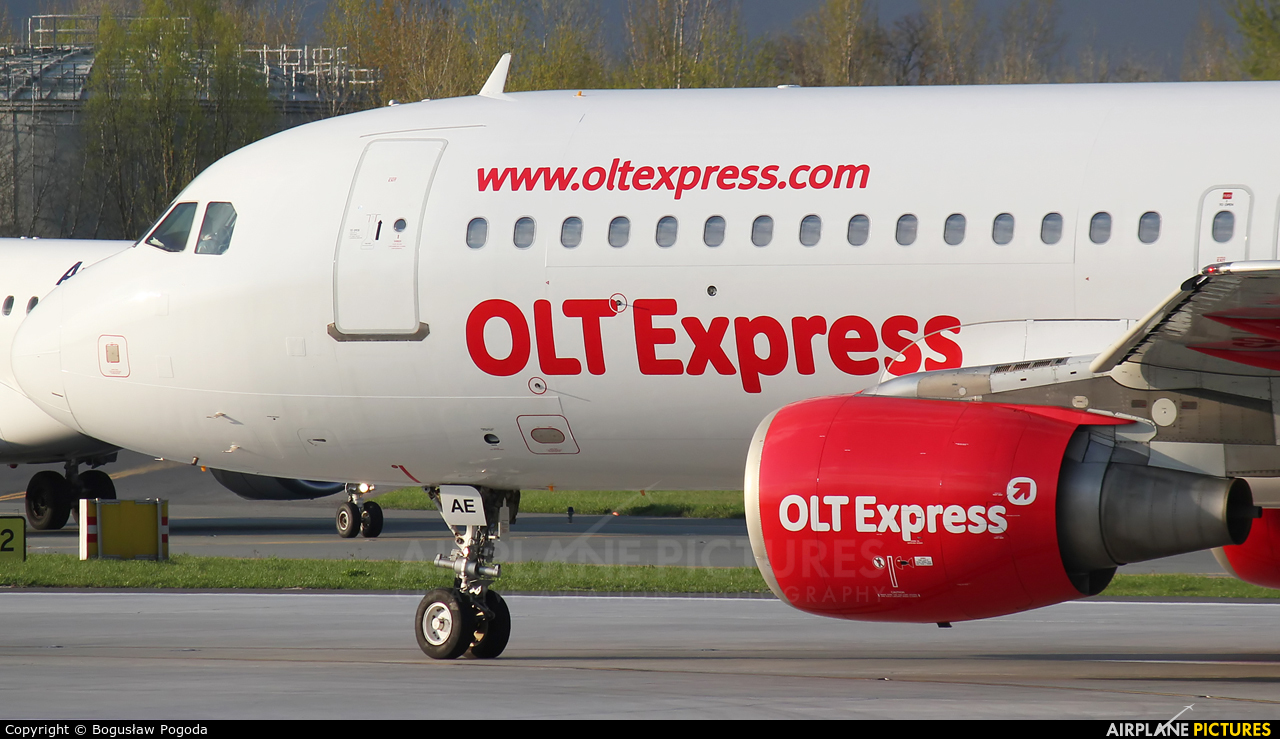 OLT Express SP-IAE aircraft at Warsaw - Frederic Chopin