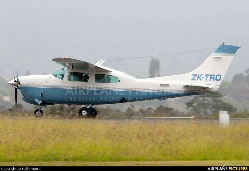Private ZK-TRO aircraft at Tauranga
