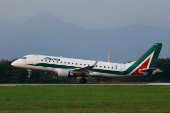 EI-RDI - Alitalia Embraer ERJ-175 (170-200)