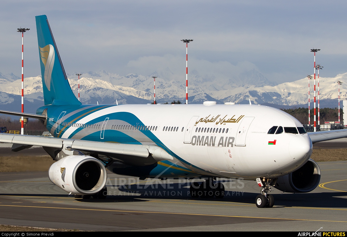 Oman Air A4O-DC aircraft at Milan - Malpensa