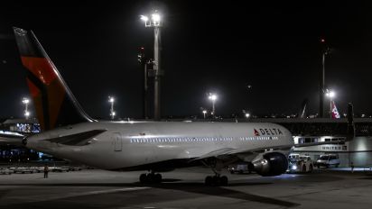 N177DZ - Delta Air Lines Boeing 767-300ER