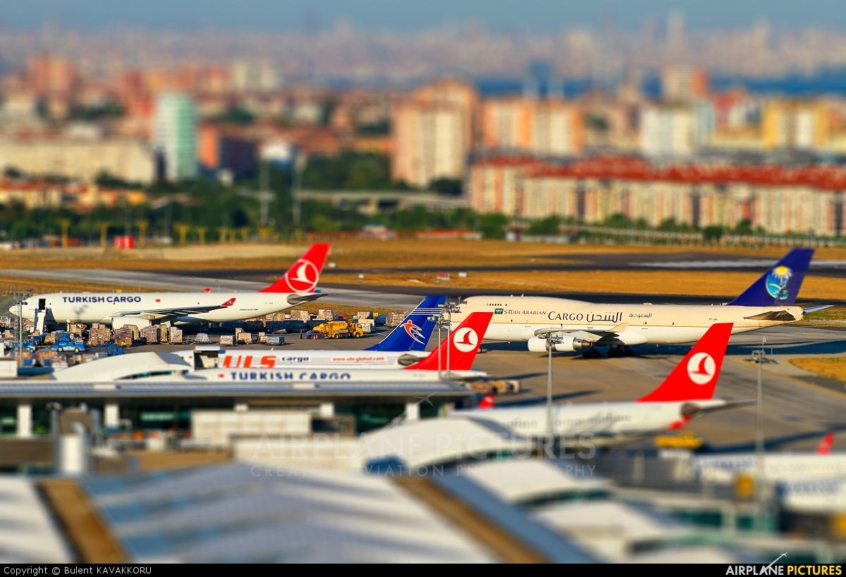 - Airport Overview - aircraft at Istanbul - Ataturk