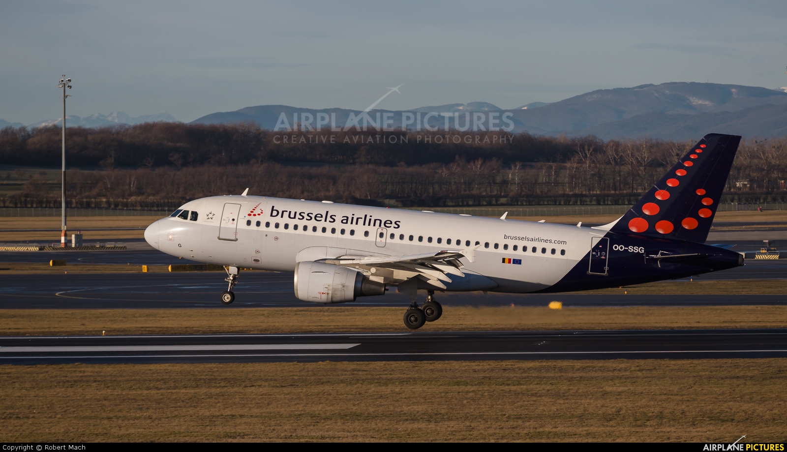 Brussels Airlines OO-SSG aircraft at Vienna - Schwechat