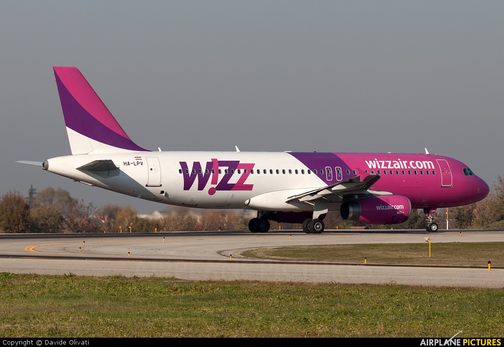 Wizz Air HA-LPV aircraft at Bologna - Borgo Panigale