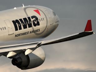 N810NW - Northwest Airlines Airbus A330-300