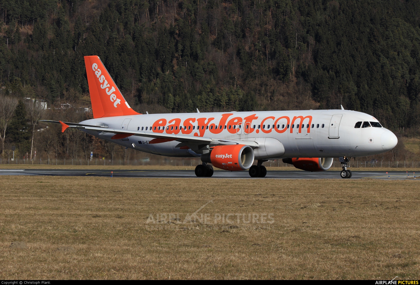 easyJet G-EZTC aircraft at Innsbruck