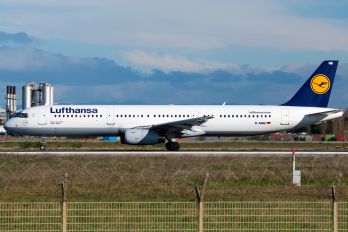 D-AIRB - Lufthansa Airbus A321