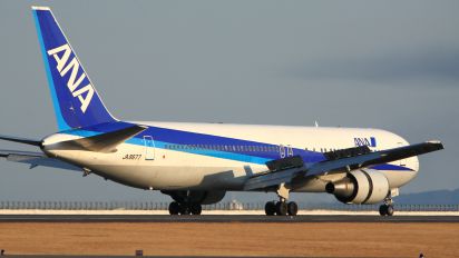 JA8677 - ANA - All Nippon Airways Boeing 767-300