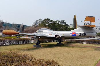 21366 - Korea (South) - Air Force Cessna T-37C Tweety Bird