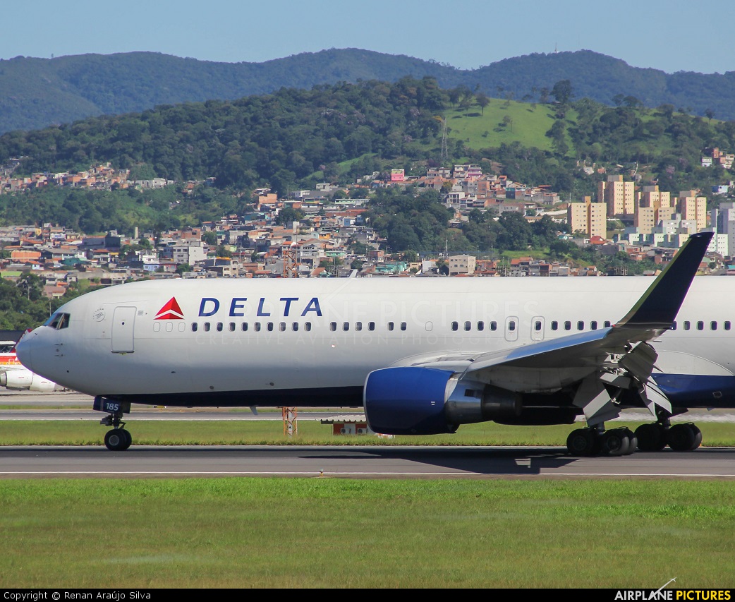 Delta Air Lines N185DN aircraft at São Paulo - Guarulhos