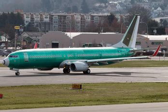 N1796B - Lion Airlines Boeing 737-800