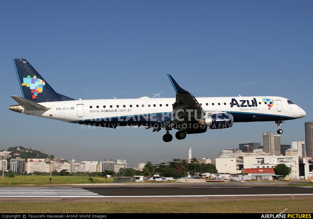 Azul Linhas Aéreas PR-AYU aircraft at Rio de Janeiro - Santos Dumont
