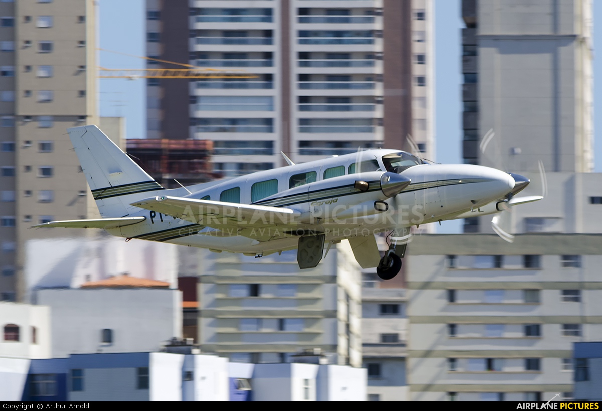 Private PT-VKE aircraft at São Paulo - Campo de Marte