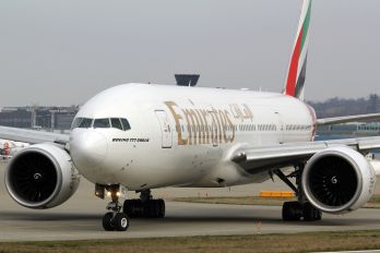 A6-EWC - Emirates Airlines Boeing 777-200LR