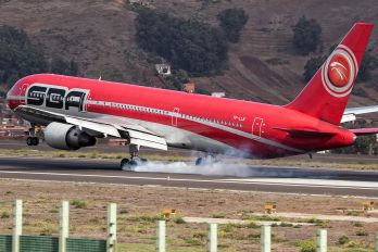 TF-LLB - Santa Barbara Airlines Boeing 767-300
