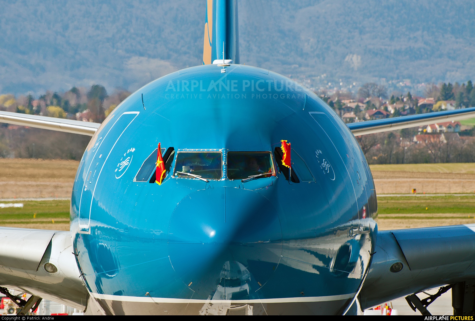 Vietnam Airlines VN-A377 aircraft at Geneva Intl