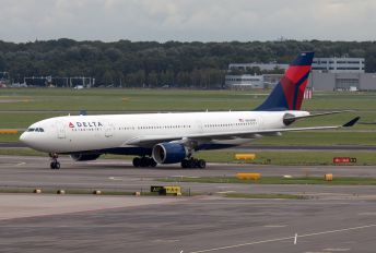 N858NW - Delta Air Lines Airbus A330-200