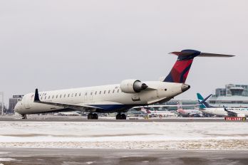 N133EV - Delta Connection - Express Jet Airlines Canadair CL-600 CRJ-900
