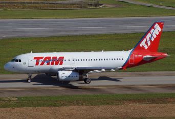 PR-MAO - TAM Airbus A319