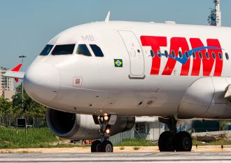 PT-TMB - TAM Airbus A319