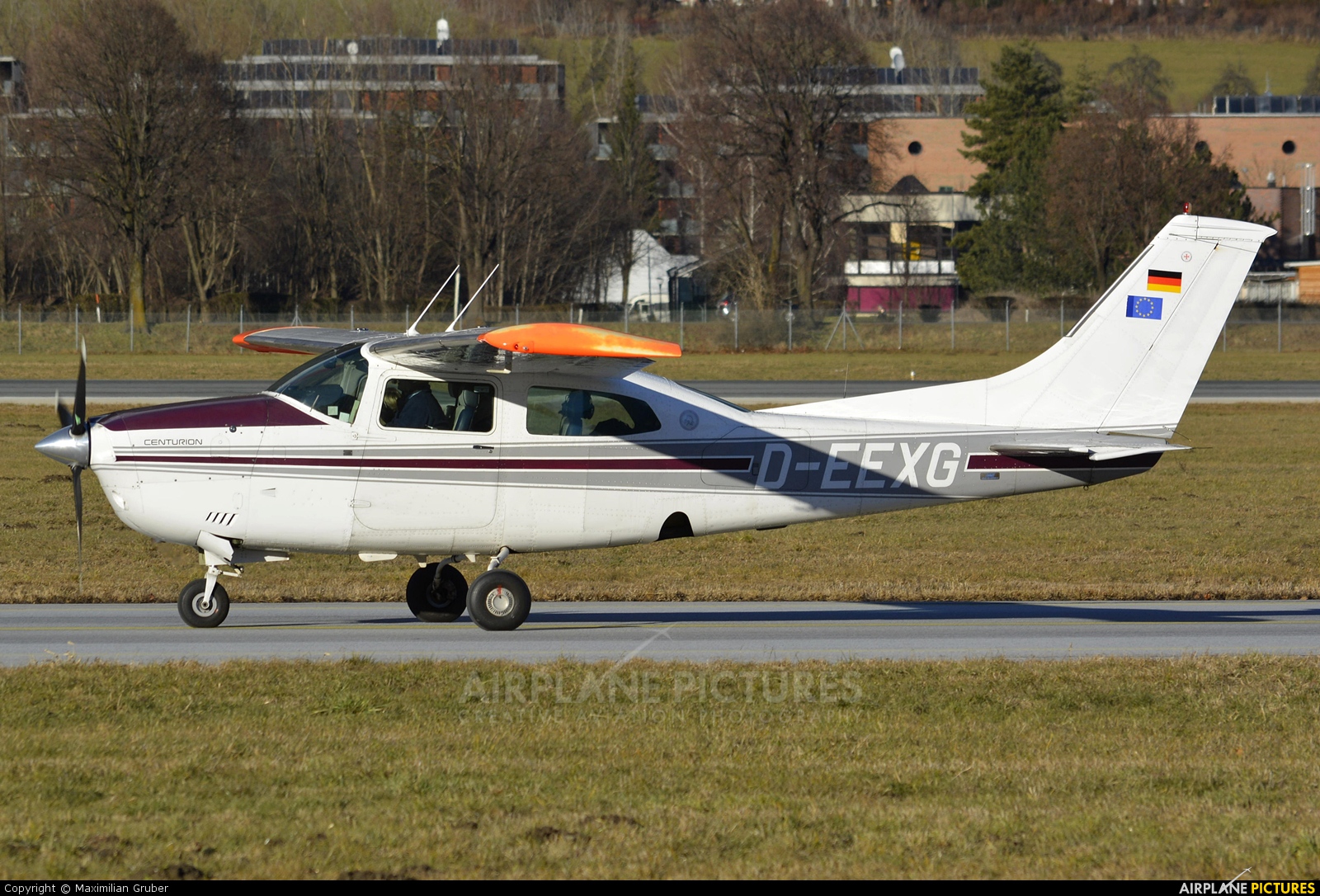 Private D-EEXG aircraft at Innsbruck