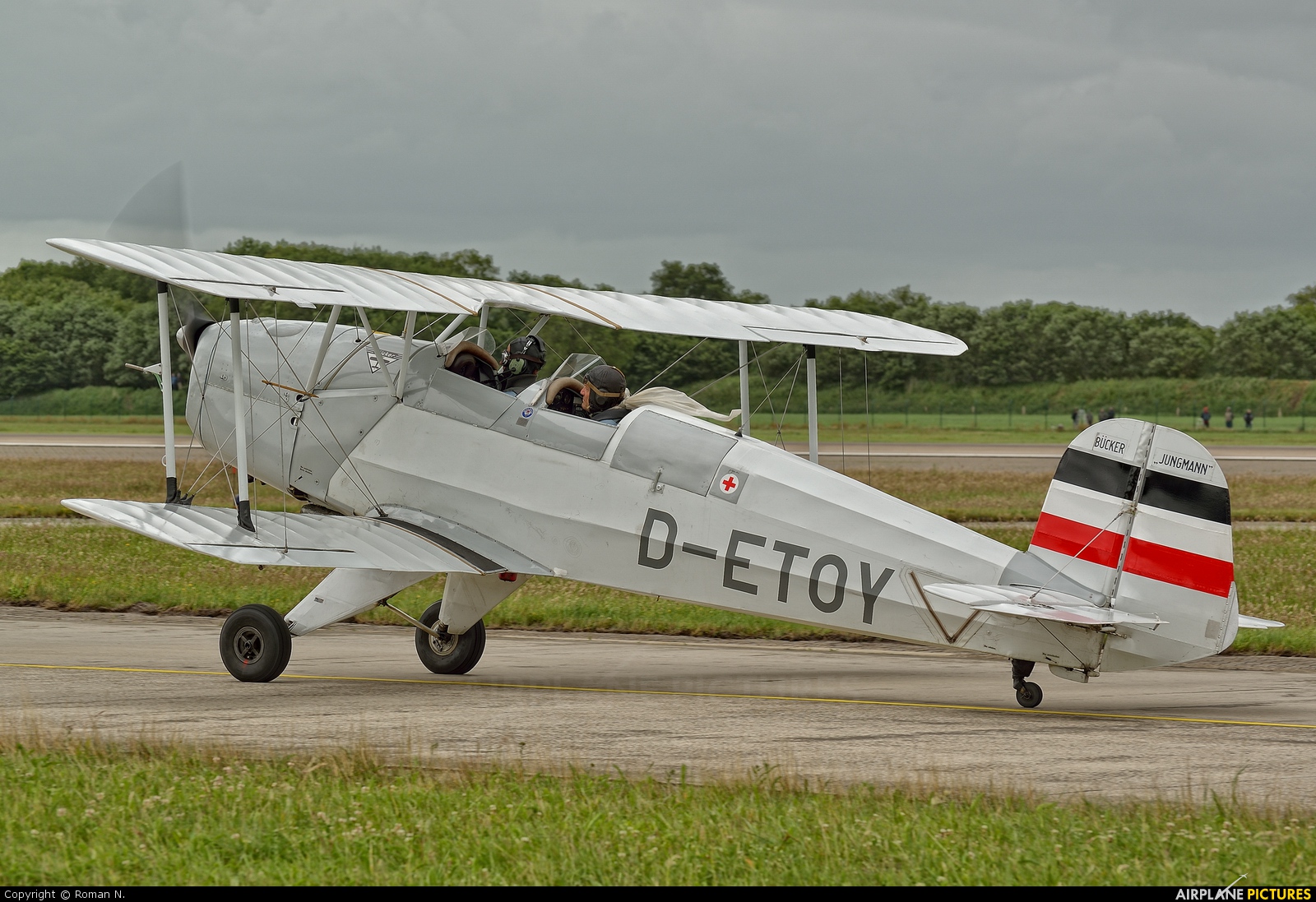 Private D-ETOY aircraft at Wittmundhafen