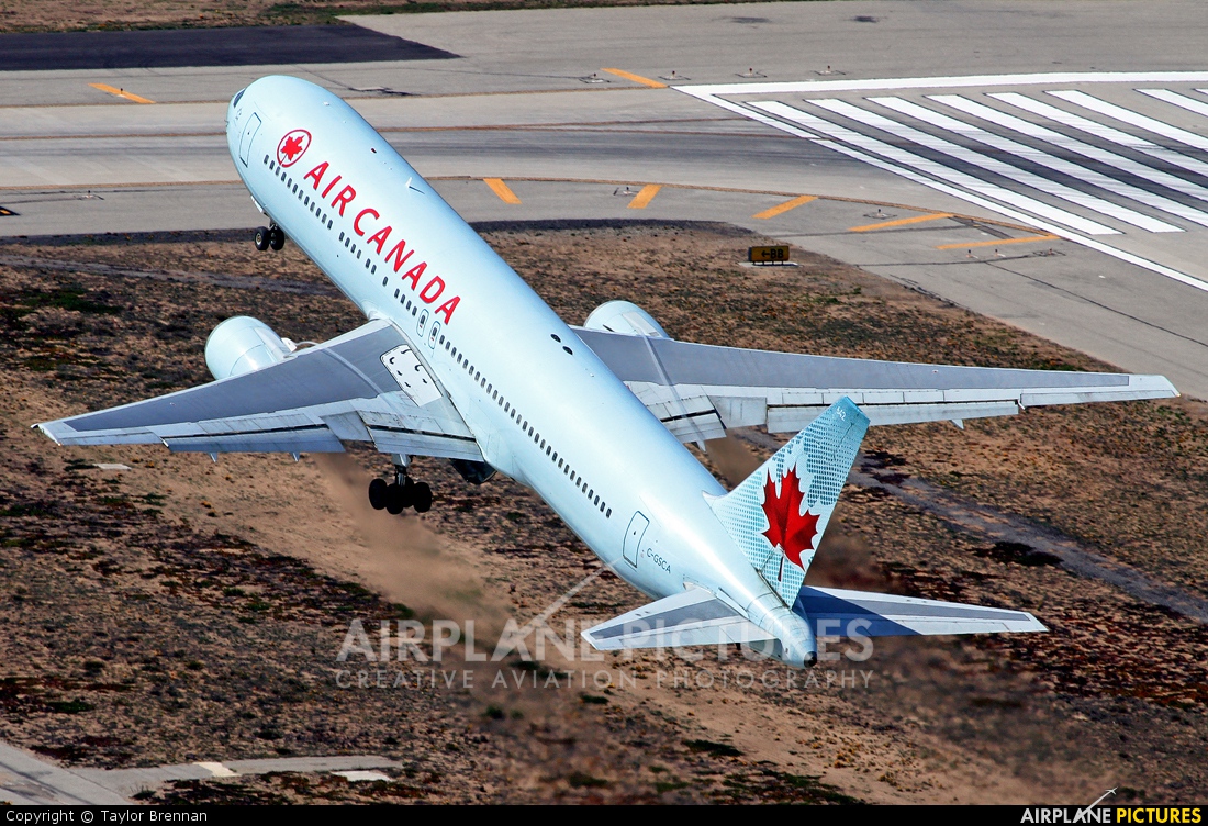 Air Canada C-GSCA aircraft at Los Angeles Intl