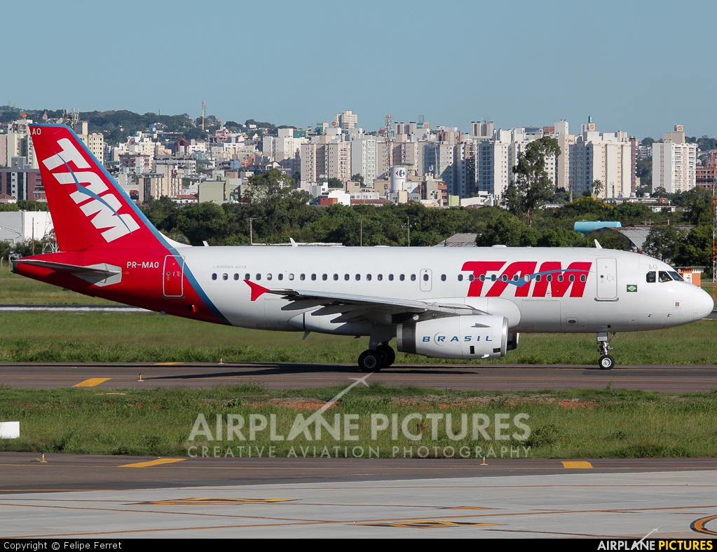 TAM PR-MAO aircraft at Porto Alegre - Salgado Filho