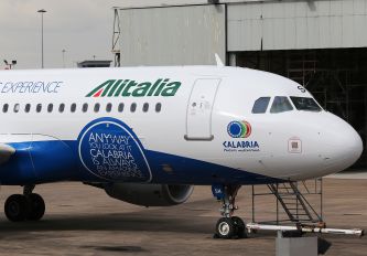 EI-DSM - Alitalia Airbus A320