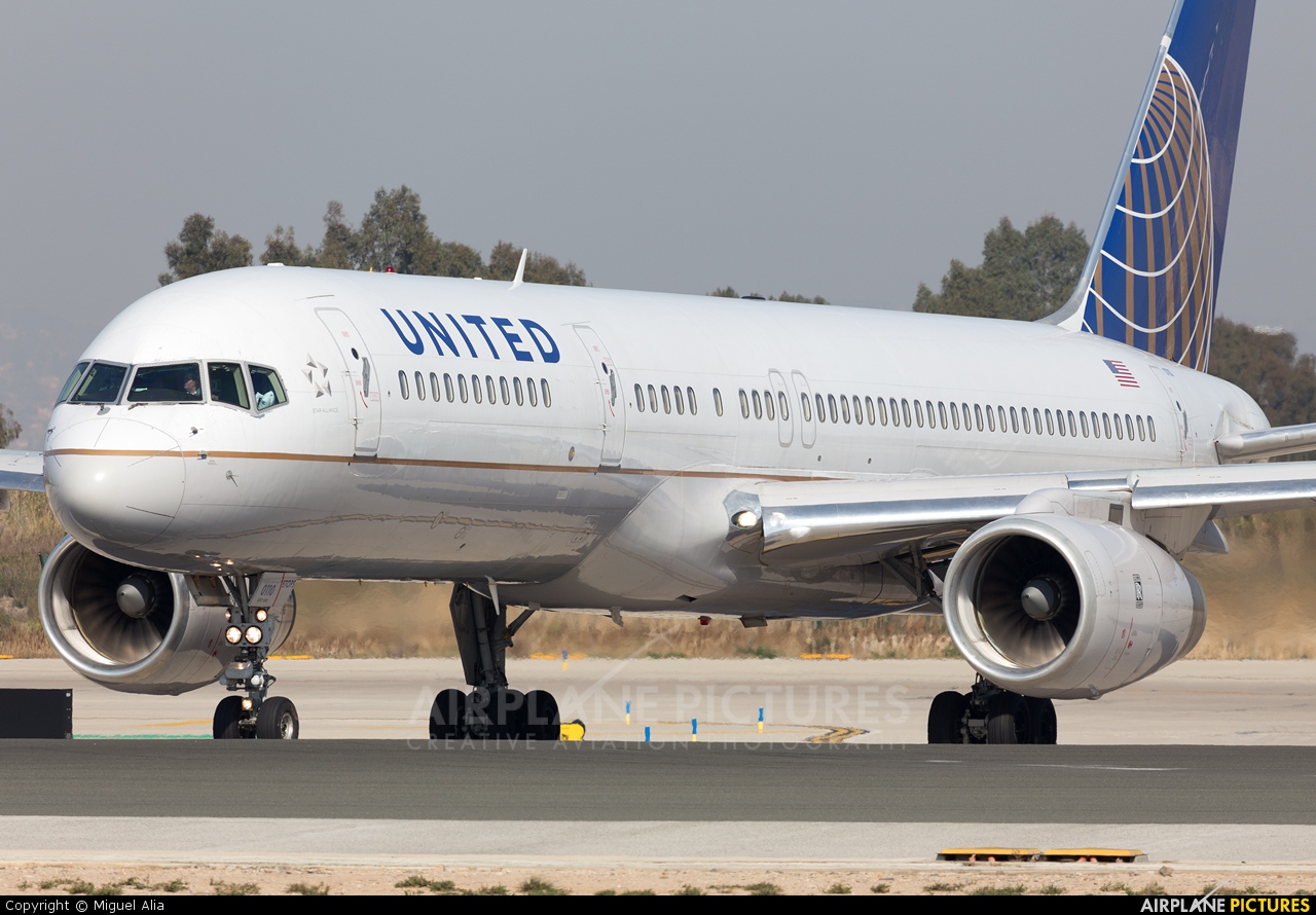 United Airlines N13110 aircraft at Barcelona - El Prat