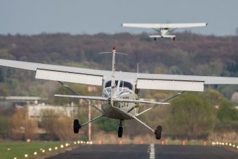 D-EXFS - Private Cessna 172 Skyhawk (all models except RG)