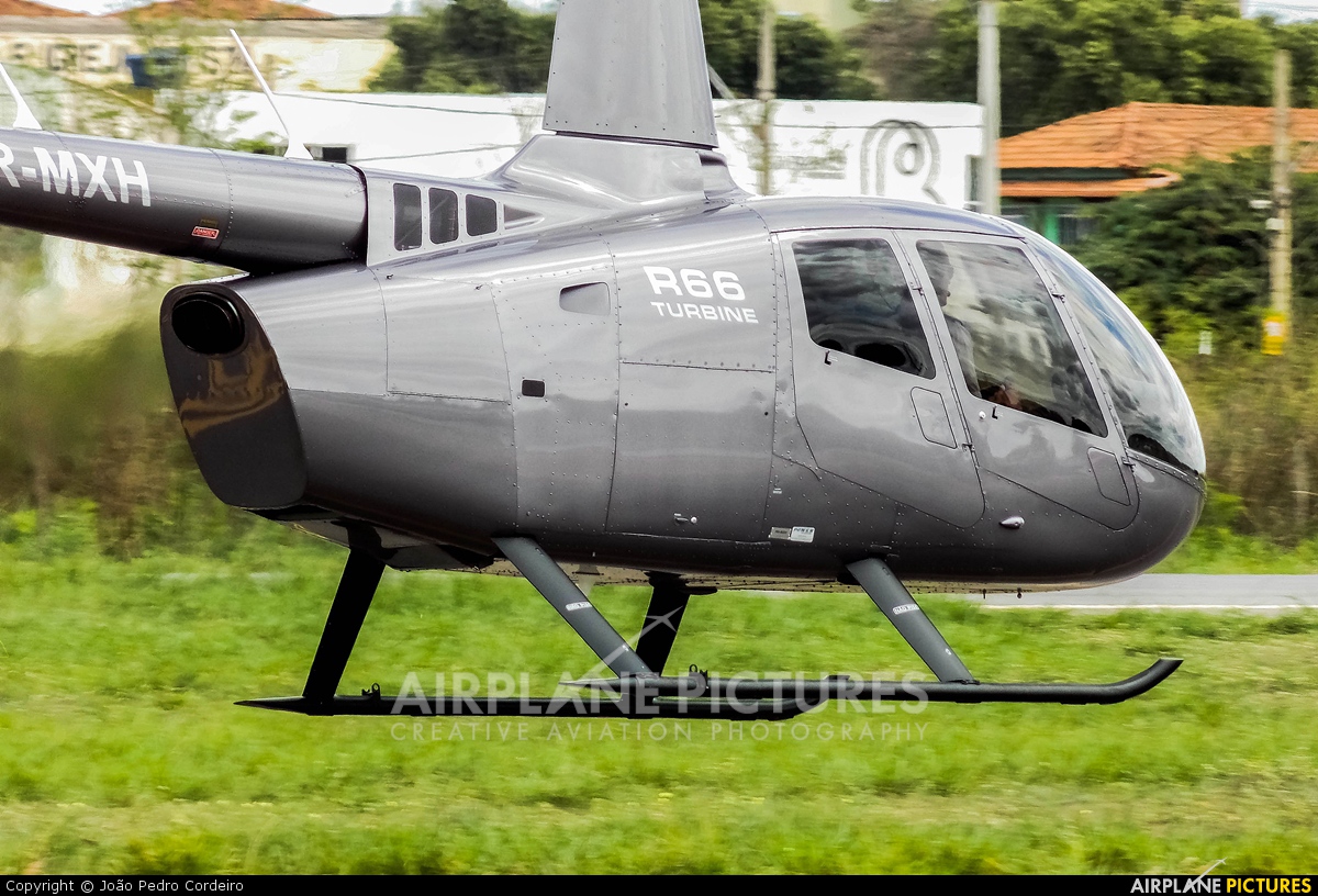 Private PR-MXH aircraft at Governador Valadares