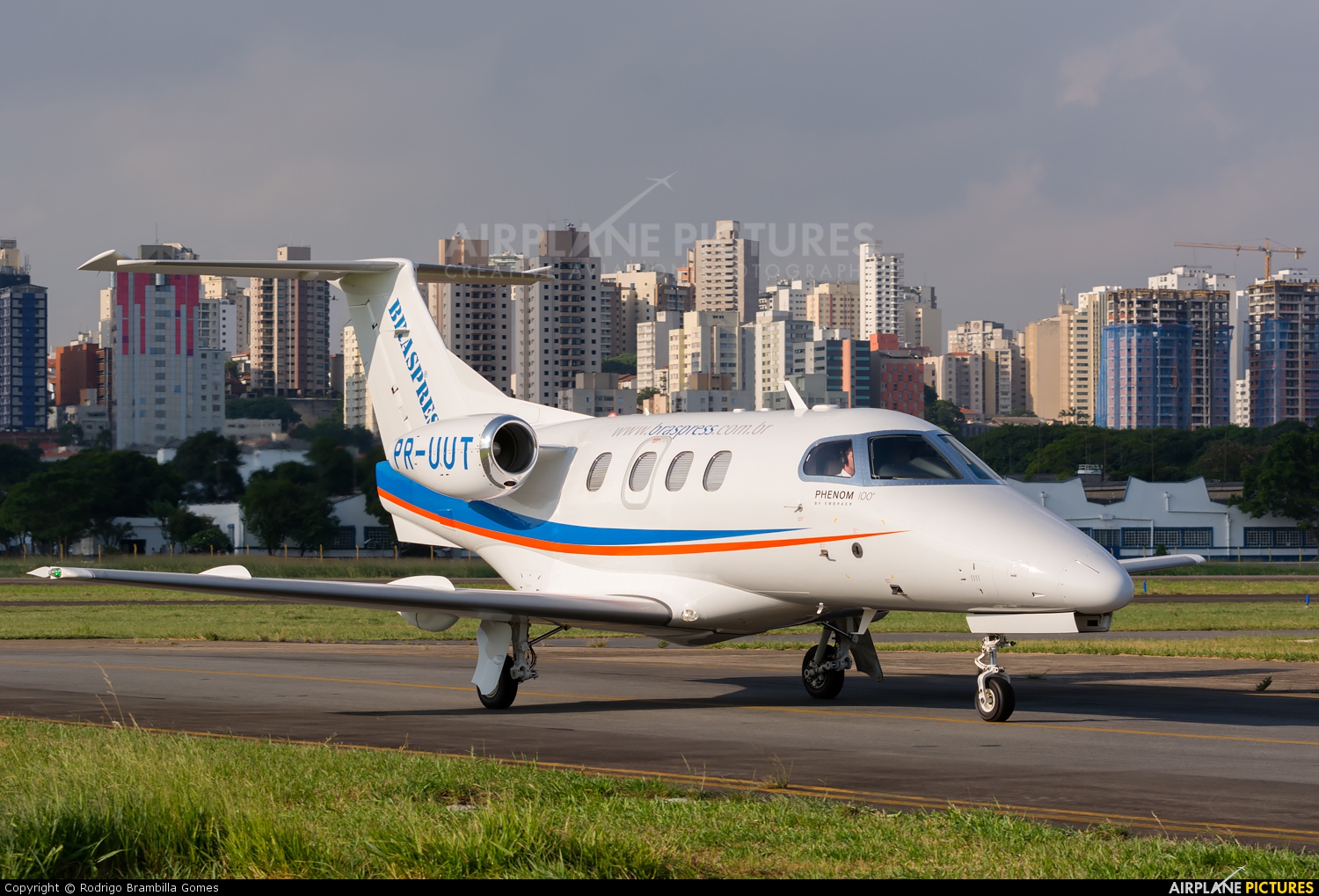 Private PR-UUT aircraft at São Paulo - Campo de Marte