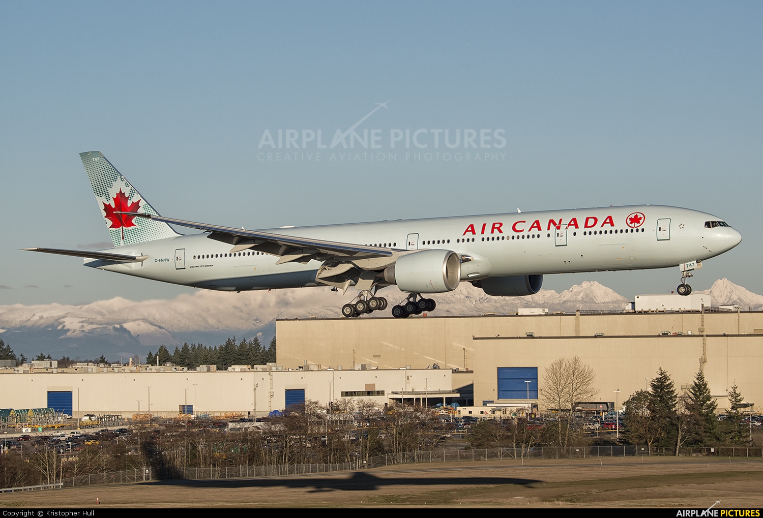Air Canada C-FNNW aircraft at Everett - Snohomish County / Paine Field