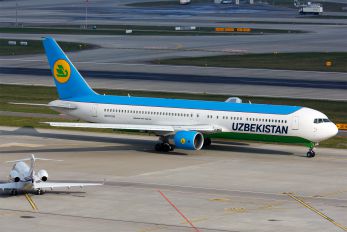UK67006 - Uzbekistan Airways Boeing 767-300ER