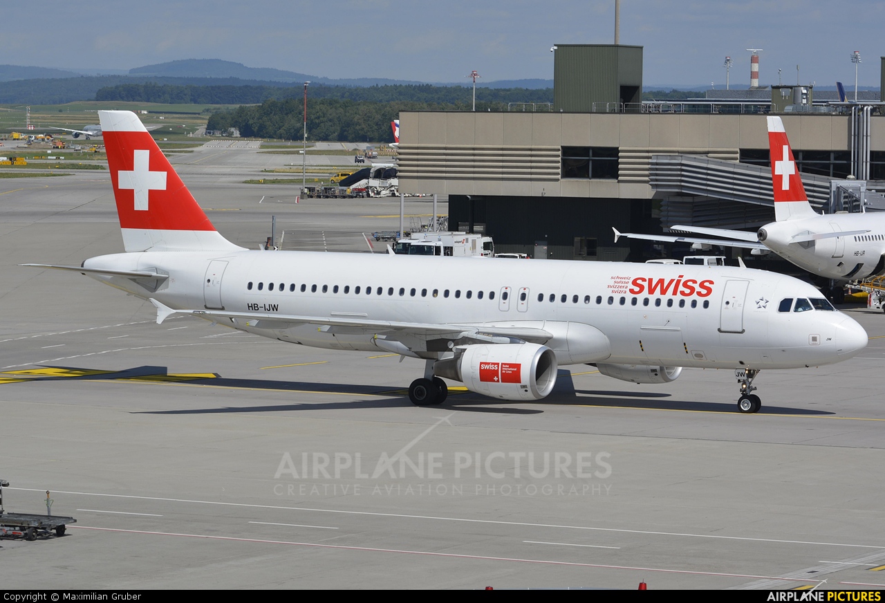 Swiss HB-IJW aircraft at Zurich