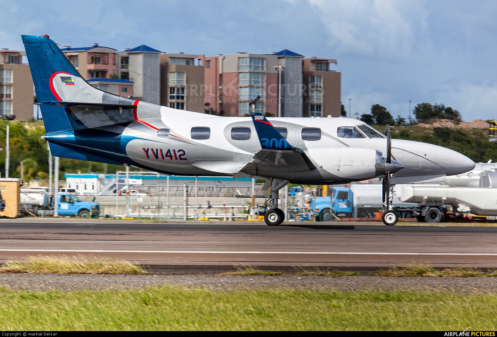Private YV1412 aircraft at Sint Maarten - Princess Juliana Intl