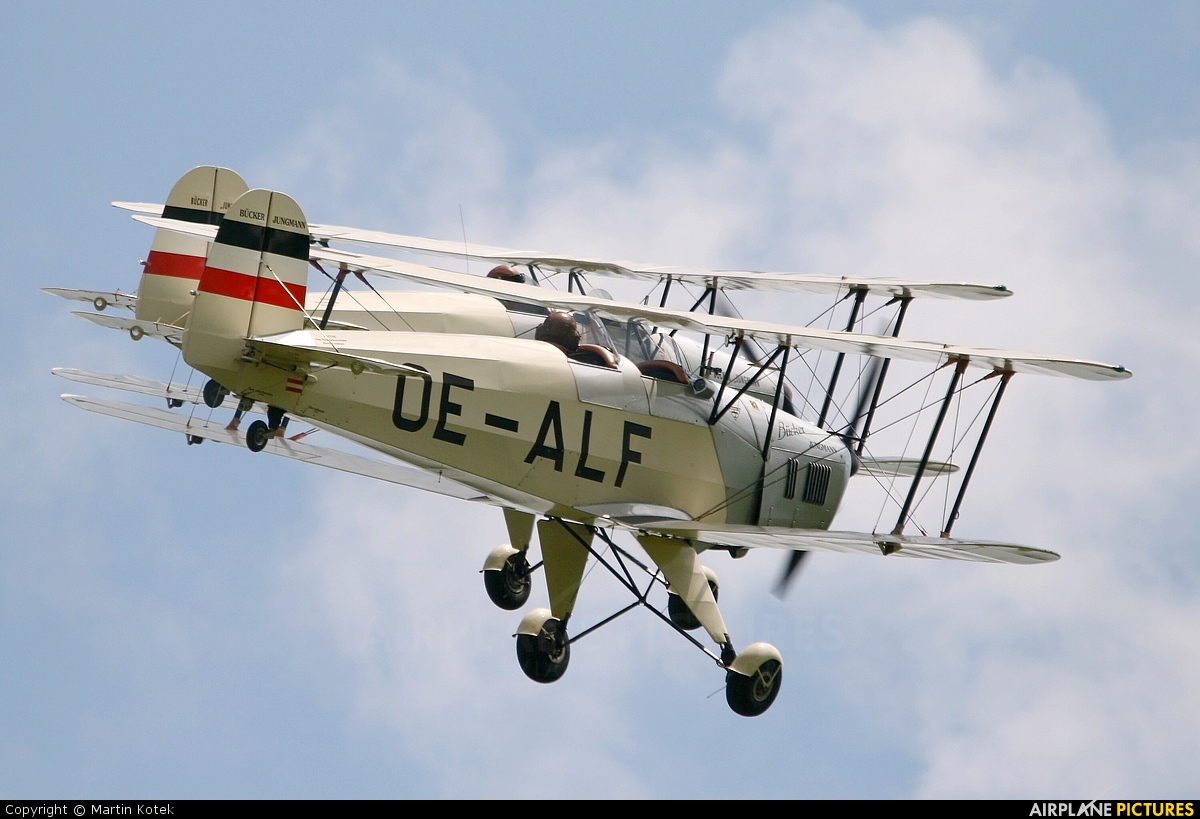 Private OE-ALF aircraft at Roudnice nad Labem