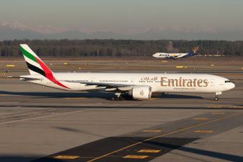 A6-EGT - Emirates Airlines Boeing 777-300ER
