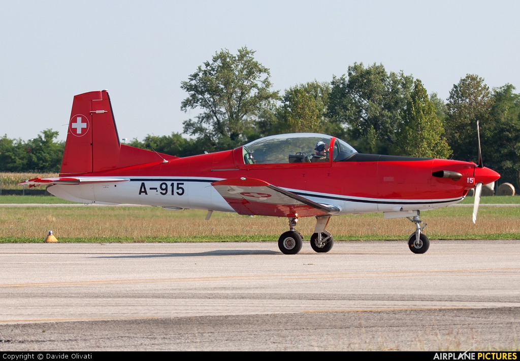 Switzerland - Air Force: PC-7 Team A-915 aircraft at Treviso - Istrana