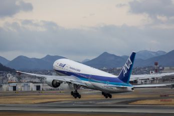 JA714A - ANA - All Nippon Airways Boeing 777-200