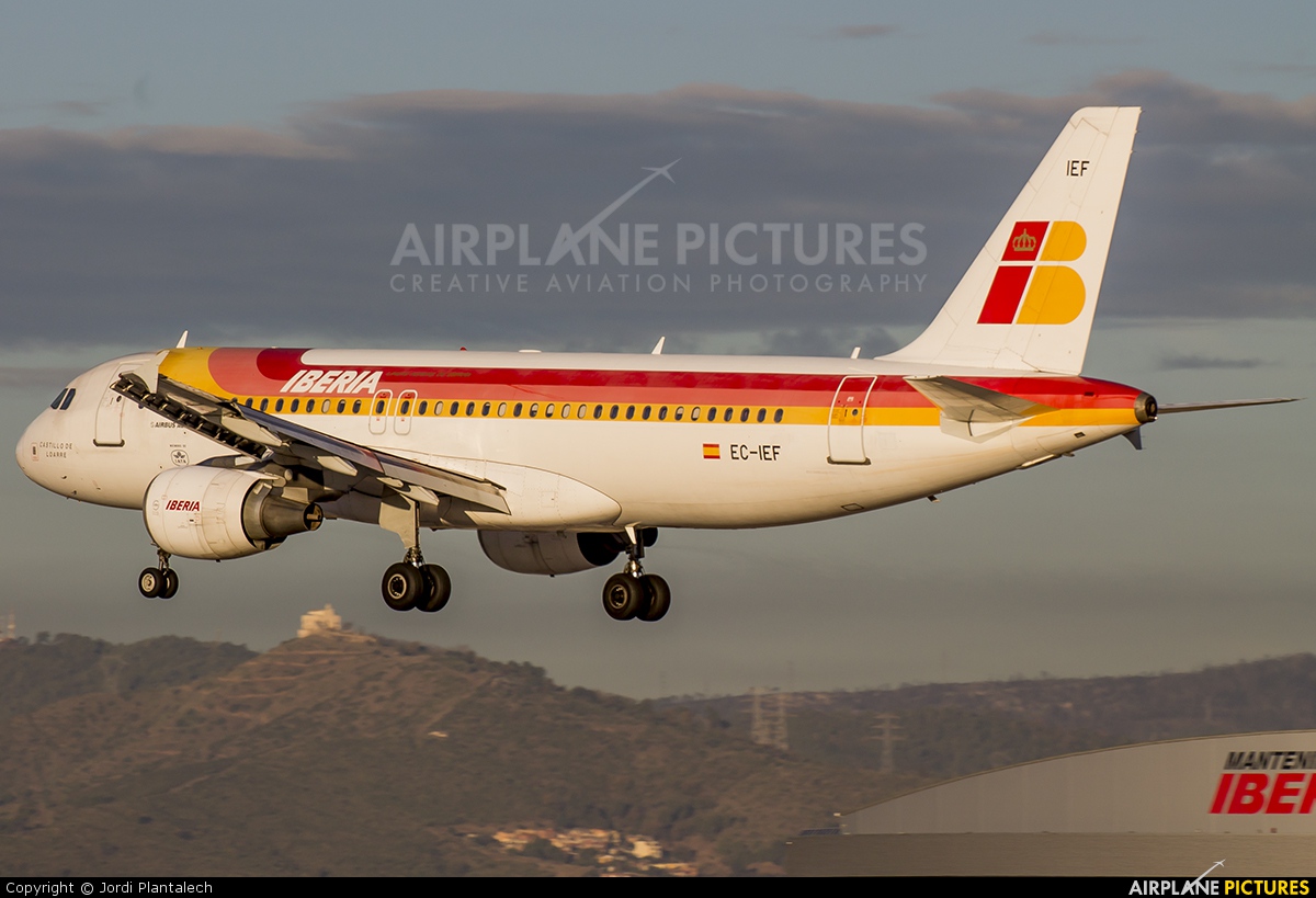 Iberia EC-IEF aircraft at Barcelona - El Prat
