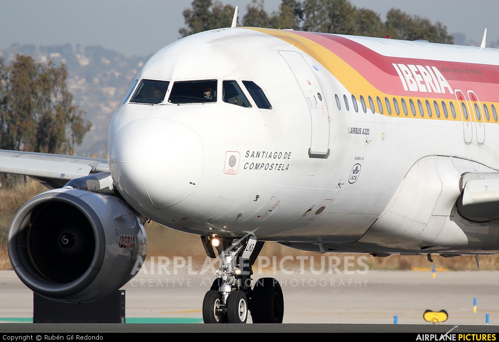 Iberia EC-LKG aircraft at Barcelona - El Prat